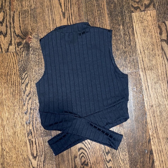 Black high neck crop top - Picture 3 of 3